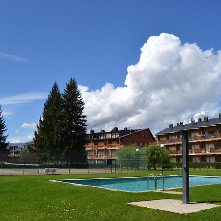 Amplio Apartamento Con Piscina En 利维亚 外观 照片