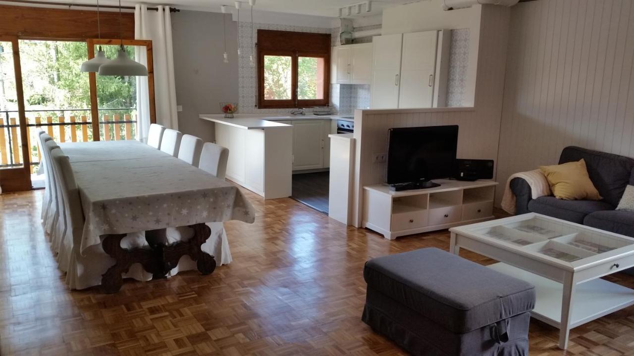 Amplio Apartamento Con Piscina En 利维亚 外观 照片