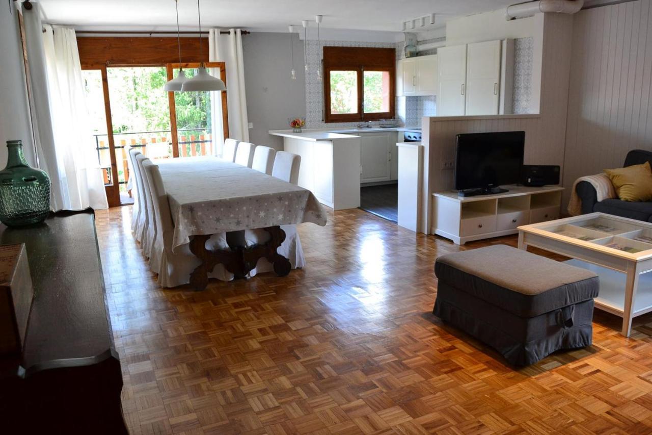 Amplio Apartamento Con Piscina En 利维亚 外观 照片