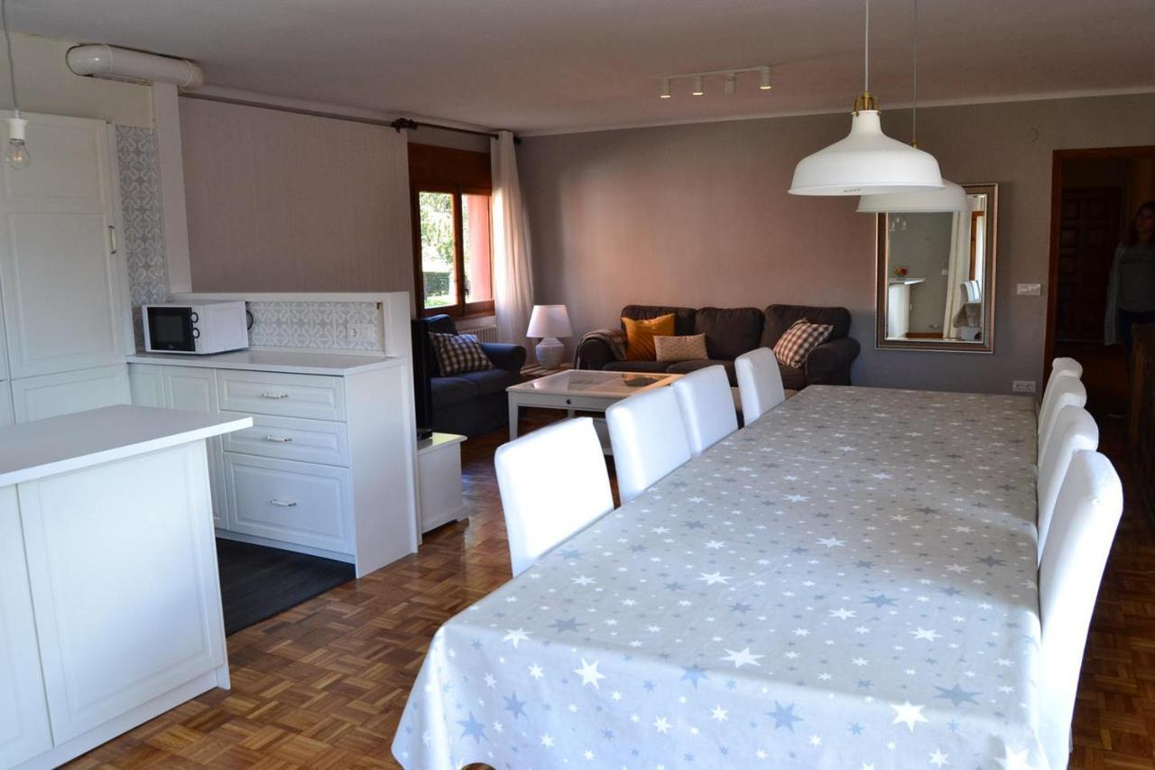 Amplio Apartamento Con Piscina En 利维亚 外观 照片