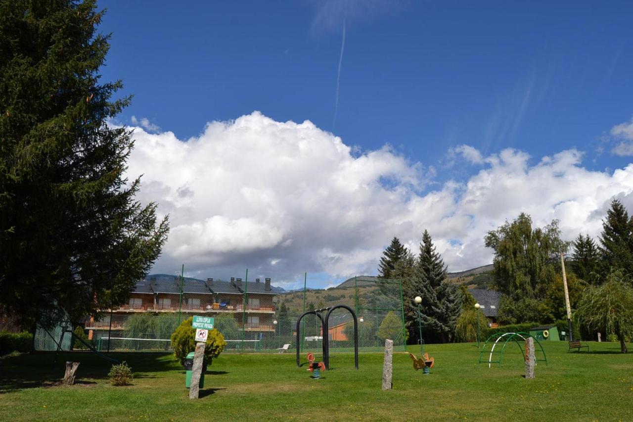 Amplio Apartamento Con Piscina En 利维亚 外观 照片