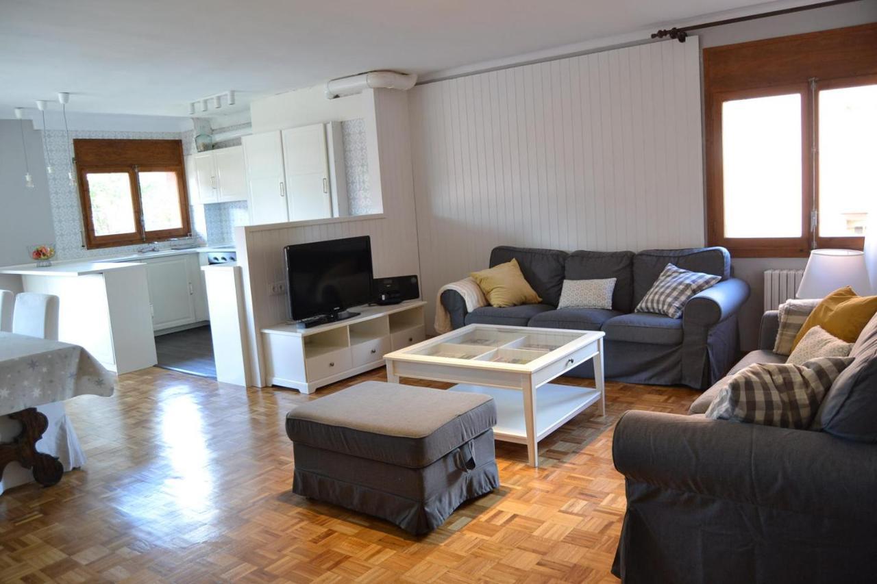 Amplio Apartamento Con Piscina En 利维亚 外观 照片