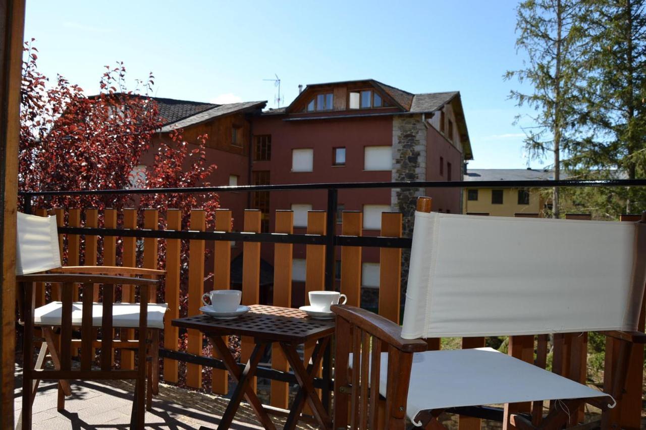 Amplio Apartamento Con Piscina En 利维亚 外观 照片